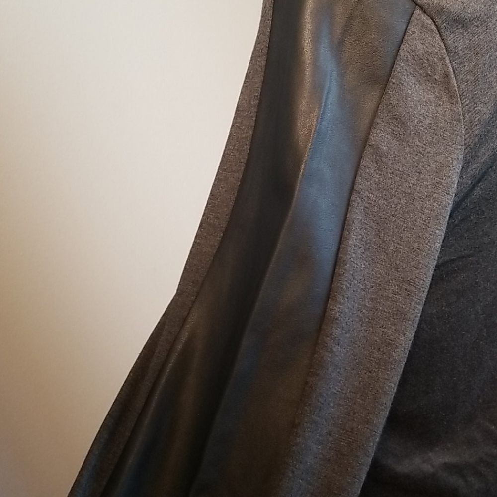 Jacket - Picture 3 of 4